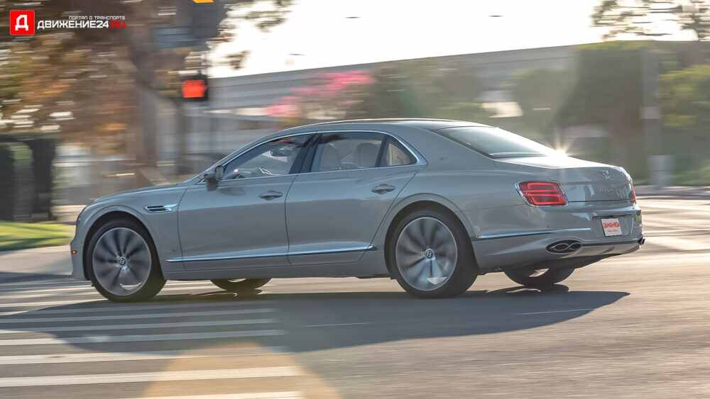 Bentley Flying Spur V8 2021
