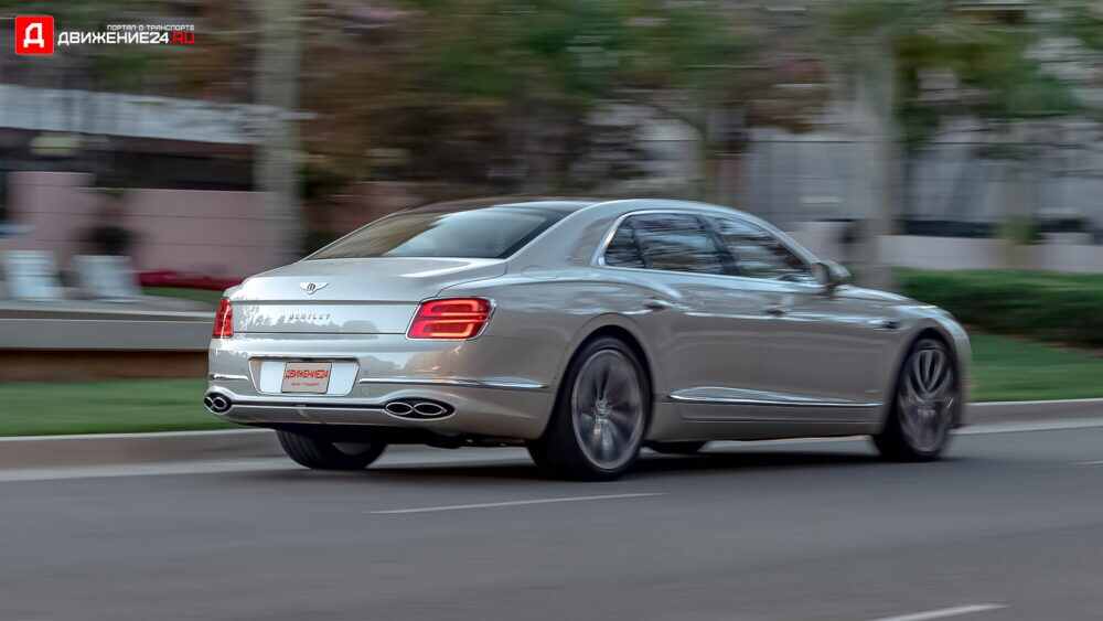 Bentley Flying Spur V8 2021