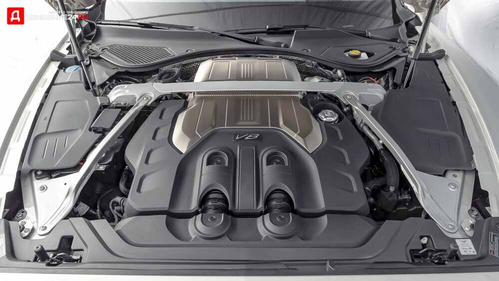 Bentley Flying Spur V8 2021