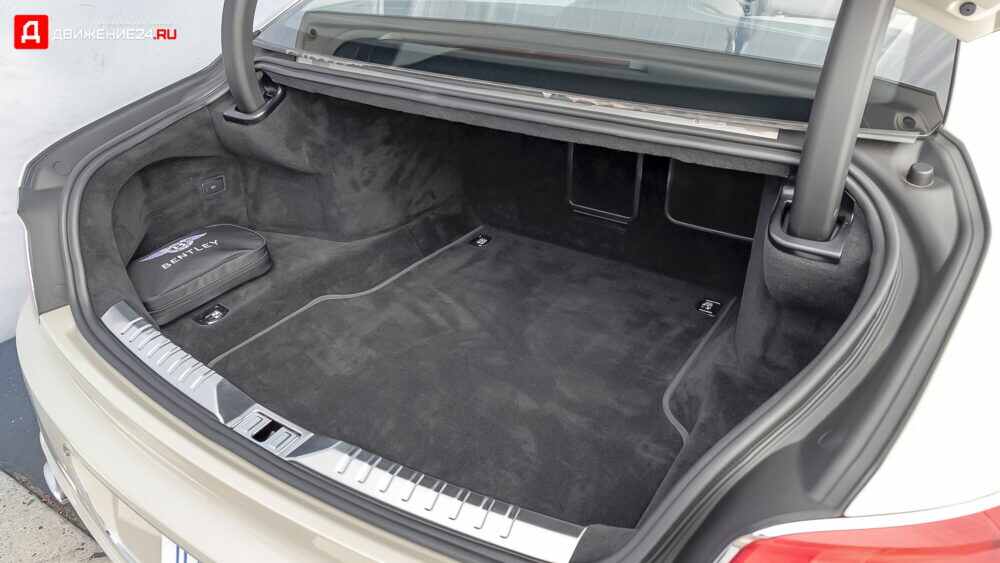 Bentley Flying Spur V8 2021