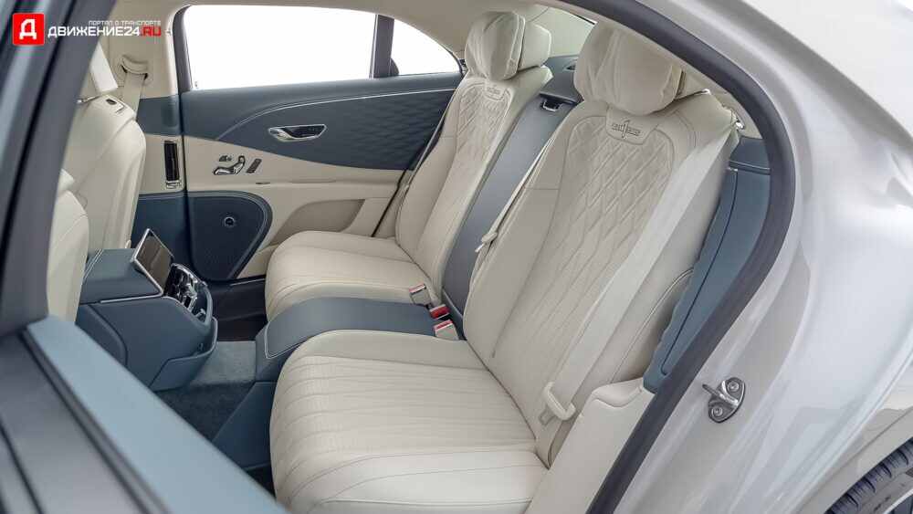 Bentley Flying Spur V8 2021