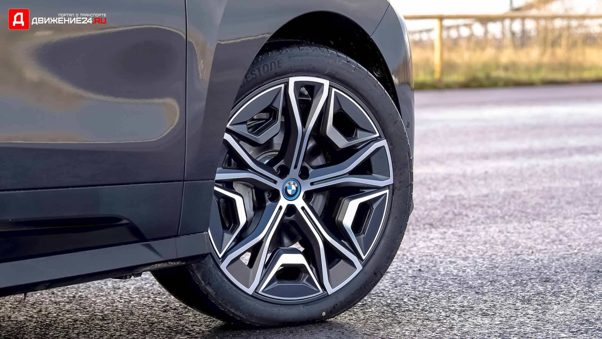 BMW iX 2022 года