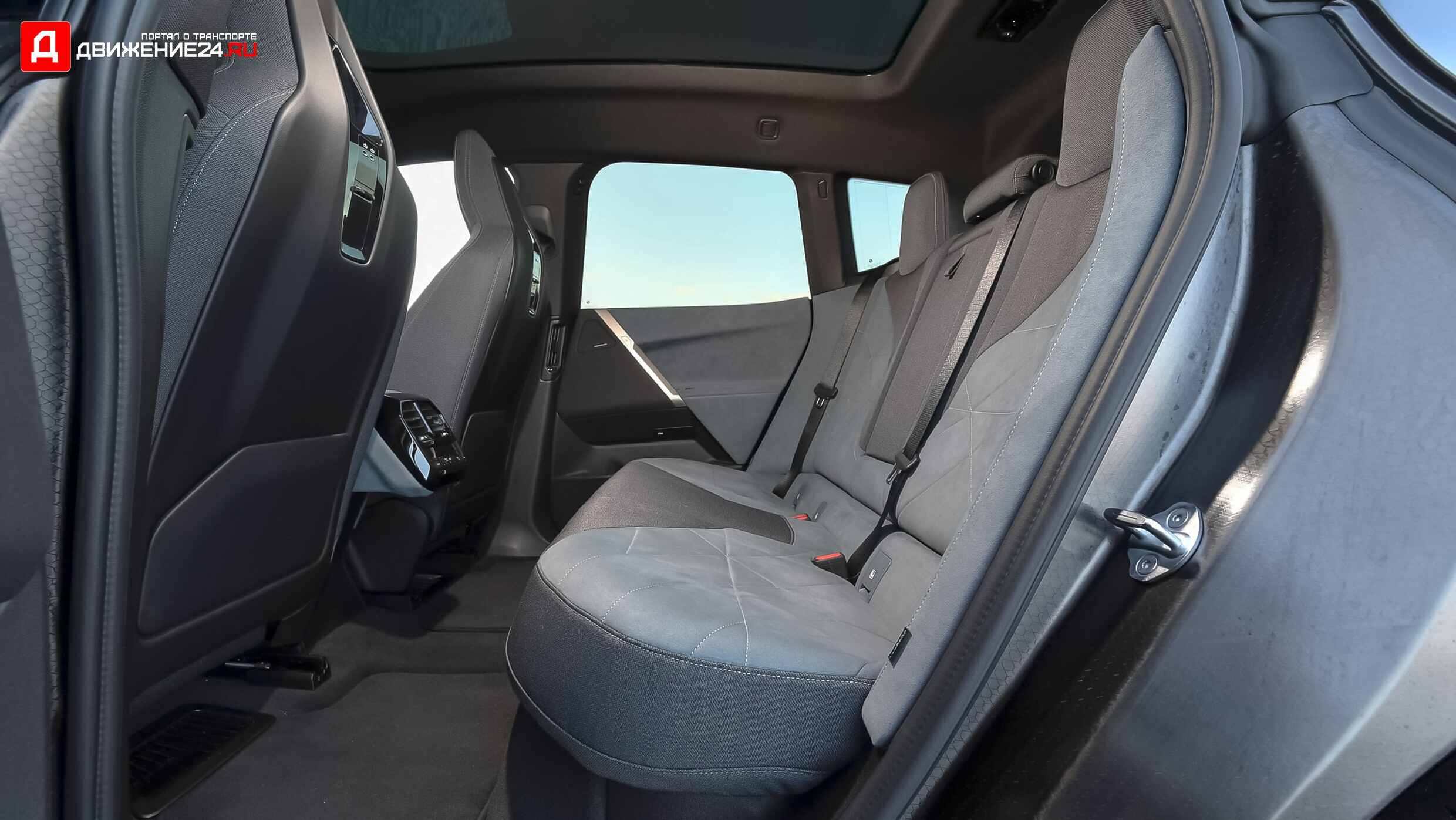 BMW iX 2022 года