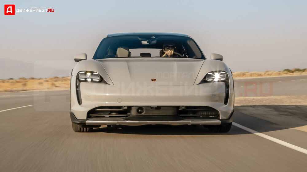 Porsche Taycan 4 Cross Turismo 2021