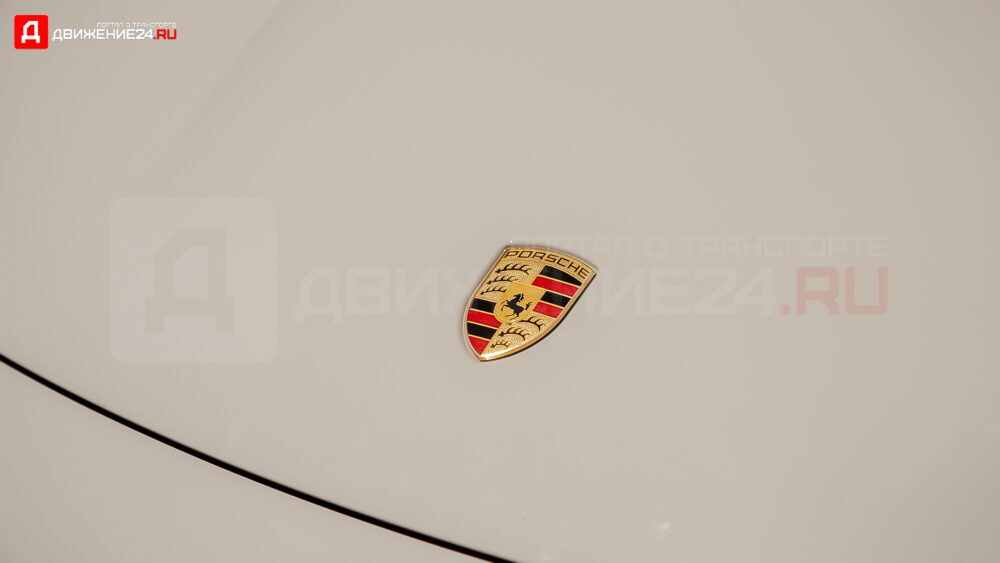 Porsche Taycan 4 Cross Turismo 2021