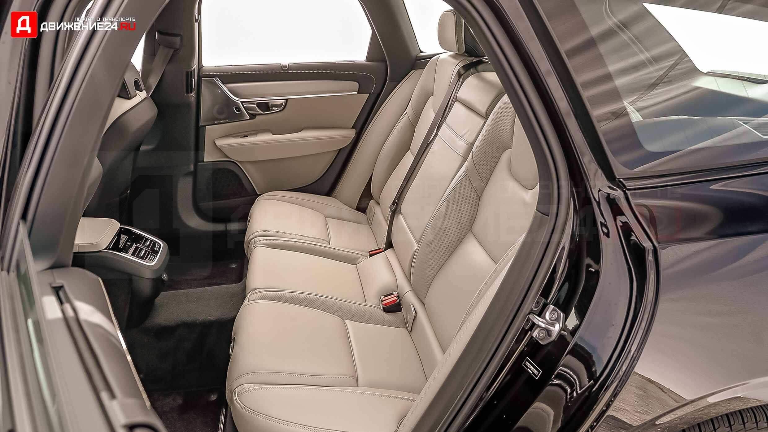 Volvo V90 R-Design 2021