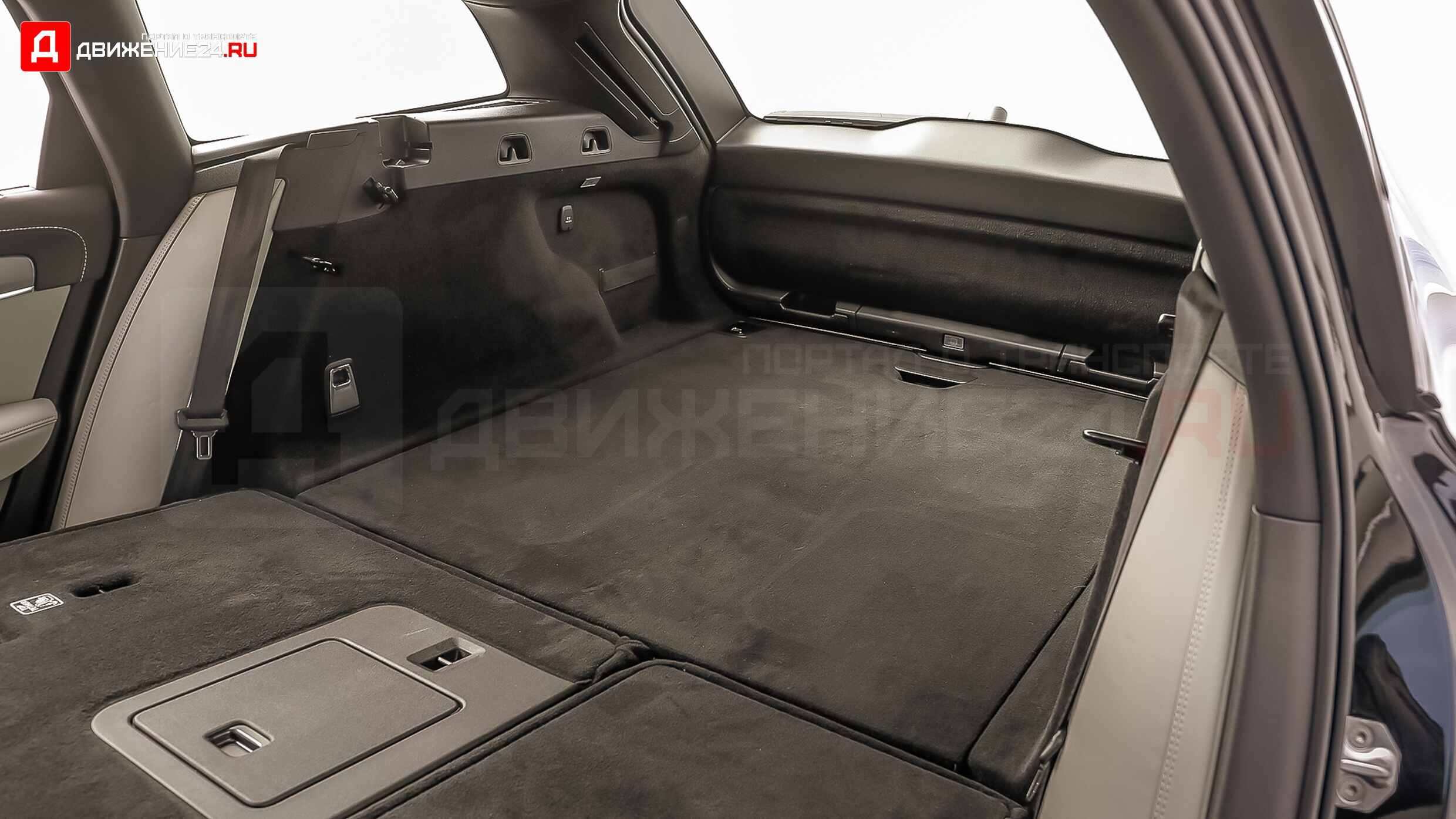 Volvo V90 R-Design 2021