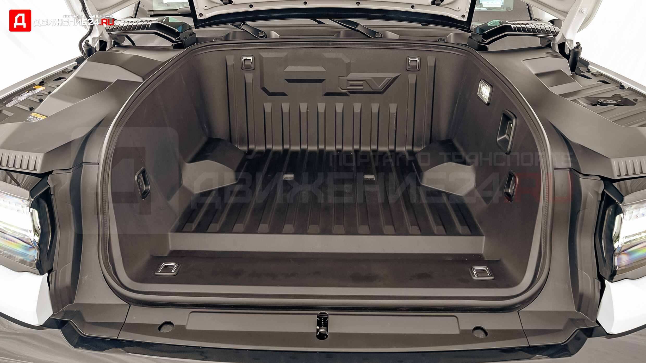 Chevrolet Silverado EV против GMC Hummer EV