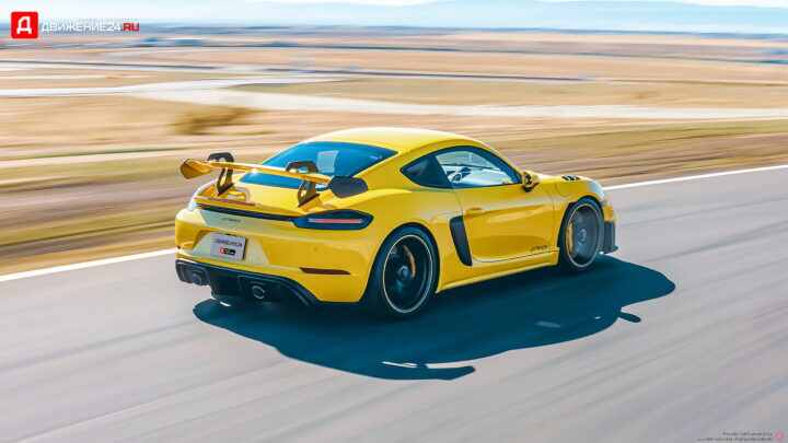 Porsche 718 Cayman GT4 RS 2022