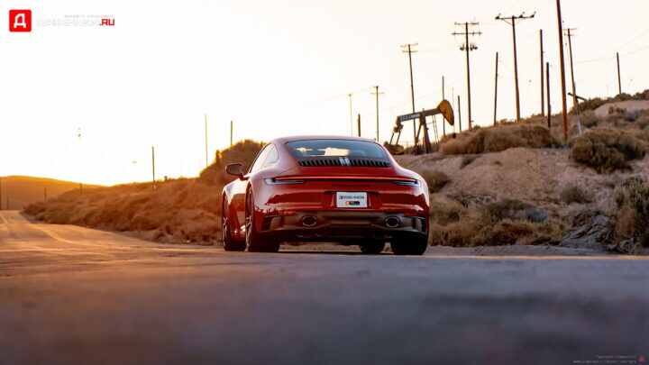 Porsche 911 Carrera 4 GTS 2022