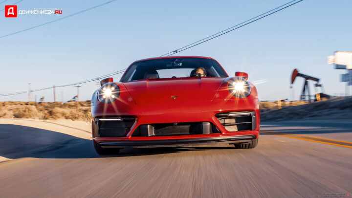 Porsche 911 Carrera 4 GTS 2022