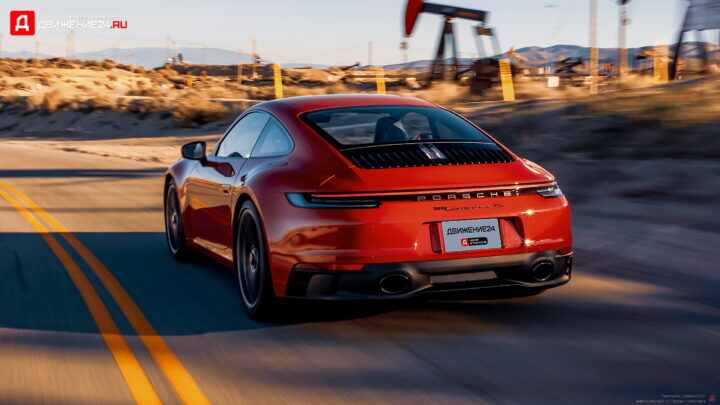 Porsche 911 Carrera 4 GTS 2022