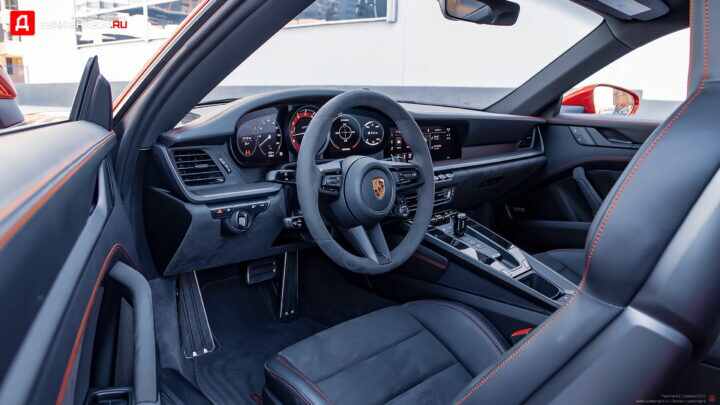 Porsche 911 Carrera 4 GTS 2022