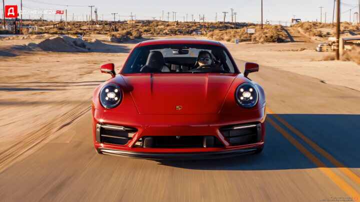 Porsche 911 Carrera 4 GTS 2022