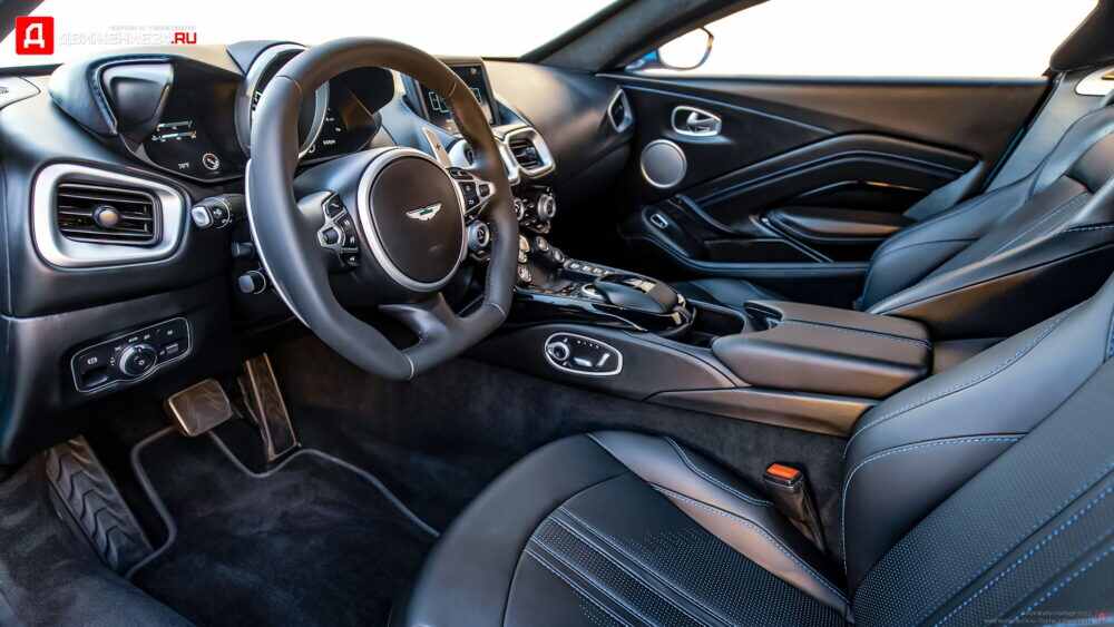 Aston Martin V12 Vantage 2023