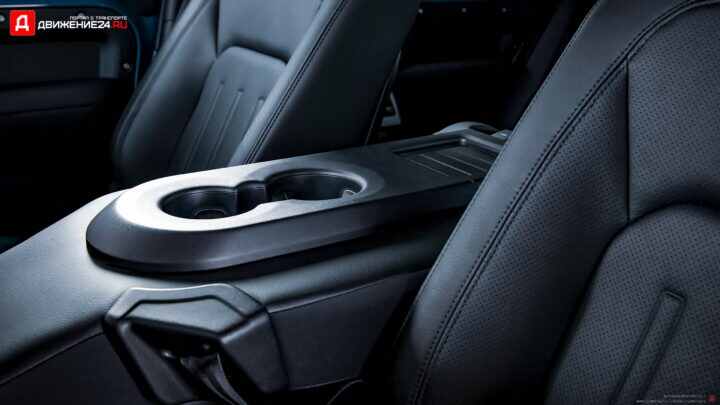 Land Rover Defender 110 2021