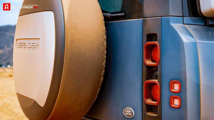 Land Rover Defender 110 2021