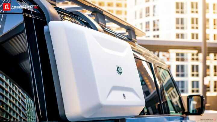 Land Rover Defender 110 2021