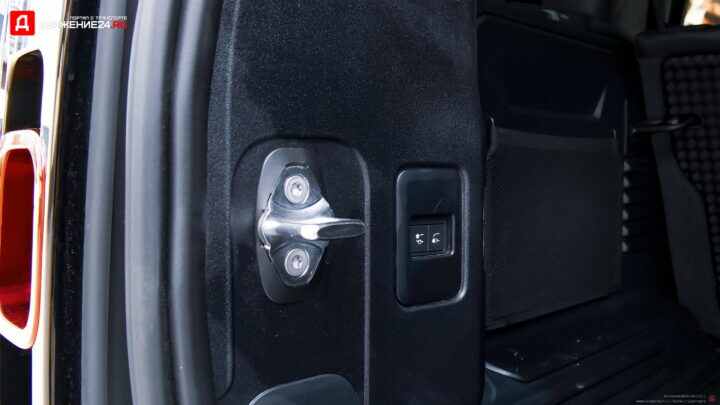 Land Rover Defender 110 2021