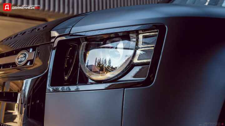 Land Rover Defender 90