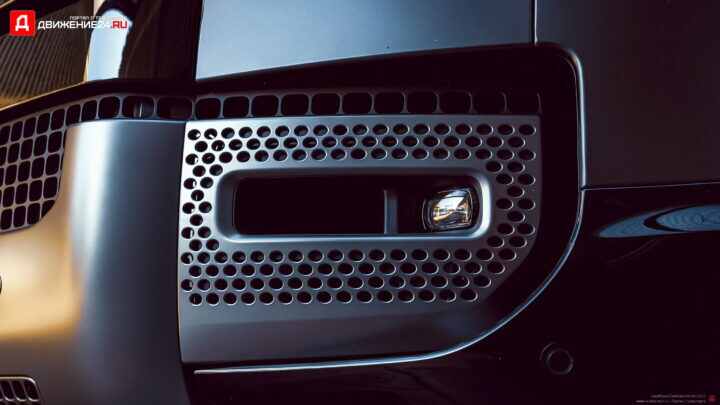 Land Rover Defender 90