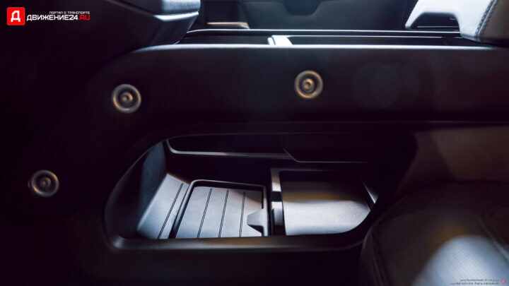 Land Rover Defender 90