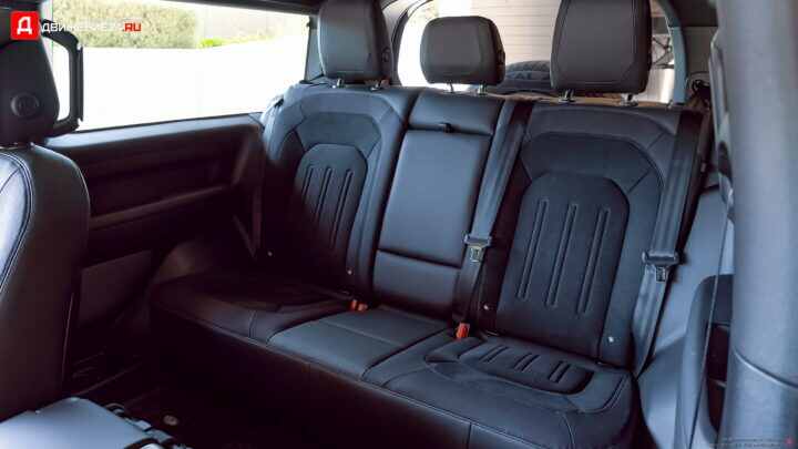 Land Rover Defender 90