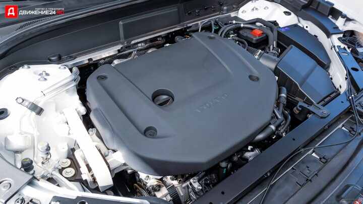 Volvo XC60 B6 2022