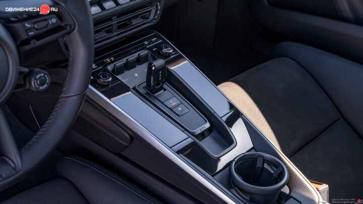 Porsche 911 Turbo S Lightweight 2021