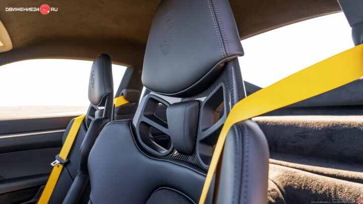 Porsche 911 Turbo S Lightweight 2021