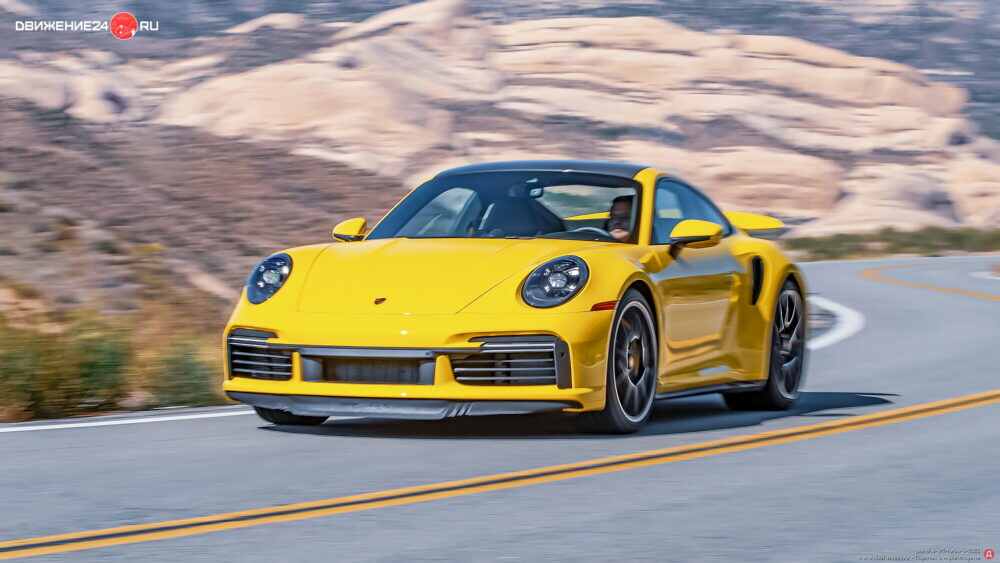 Porsche 911 Turbo S Lightweight 2021