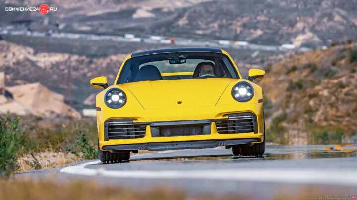 Porsche 911 Turbo S Lightweight 2021