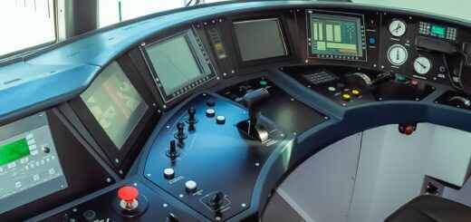 кабина машиниста Грузовой электровоз 3ЭС8 "Малахит"