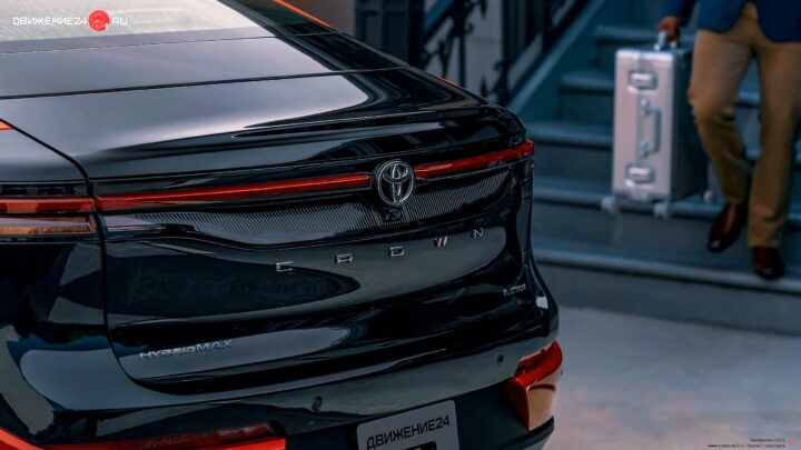 Toyota Crown 2023