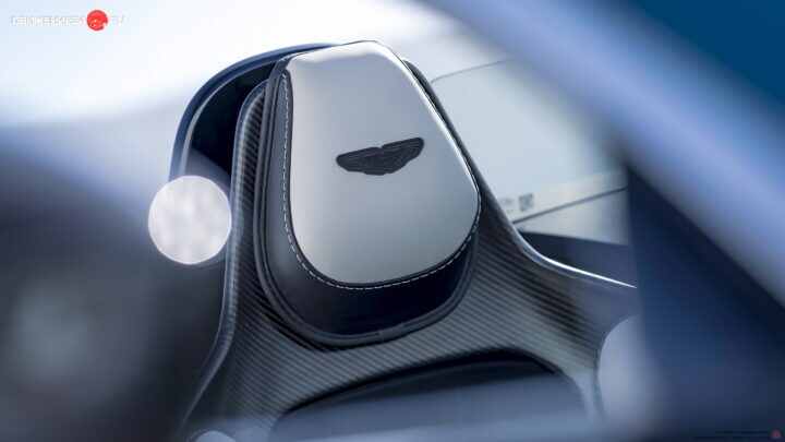 Aston Martin V12 Vantage Roadster