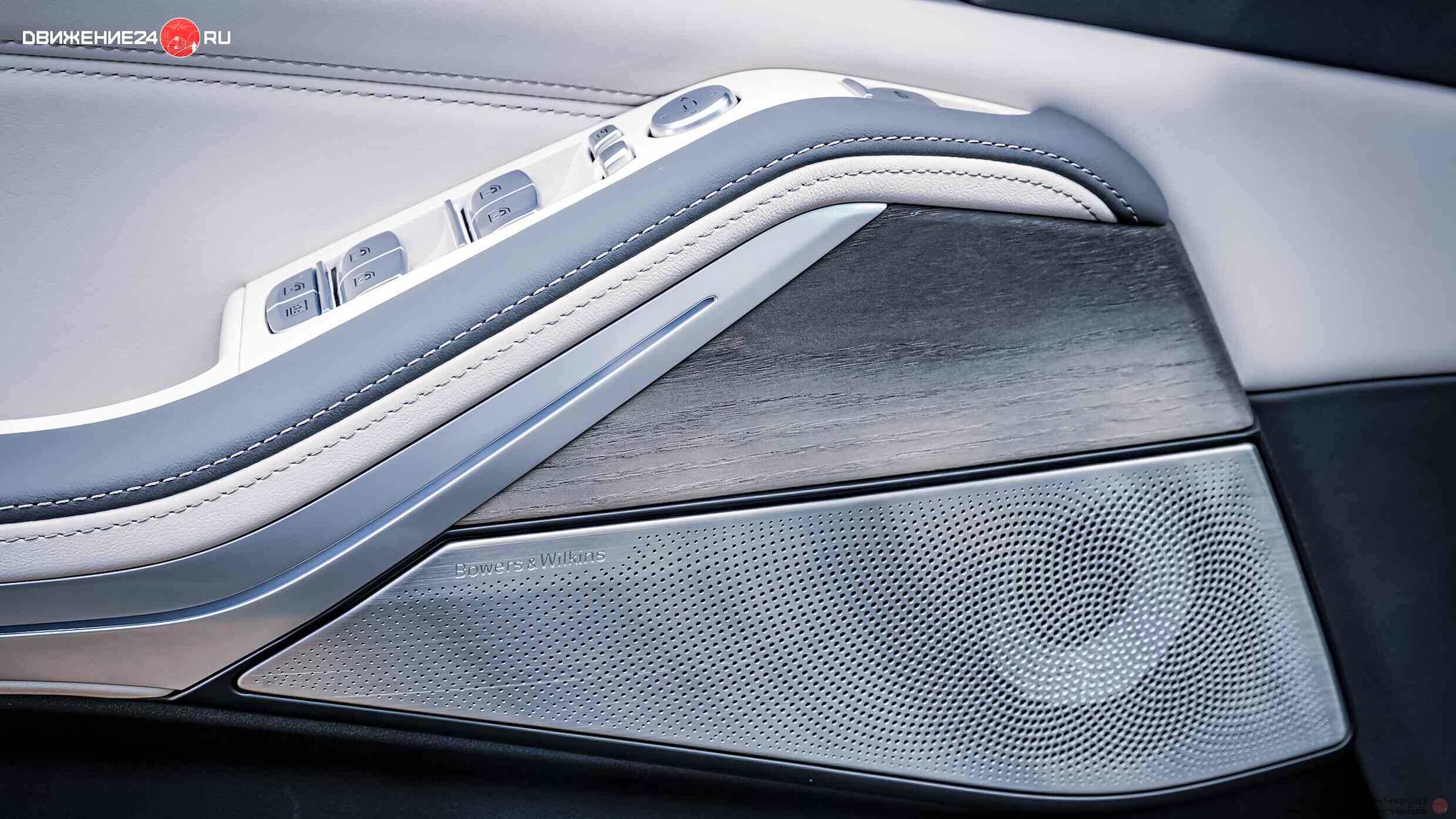 BMW X7 xDrive 40i и M60 2023 года