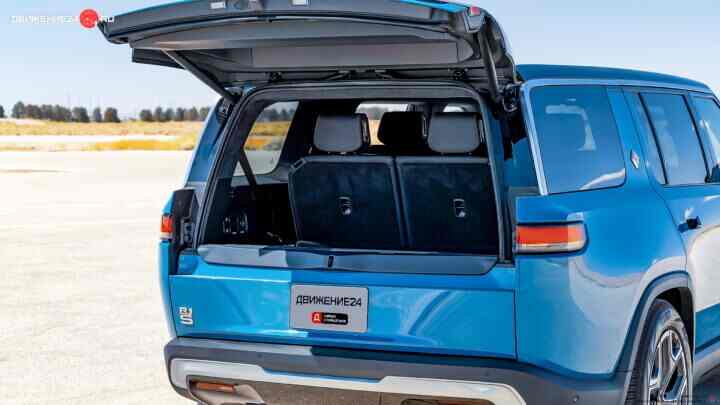 Rivian R1S 2022