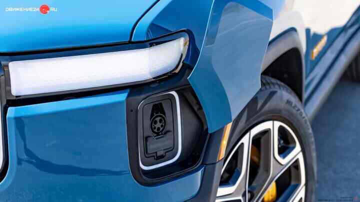 Rivian R1S 2022