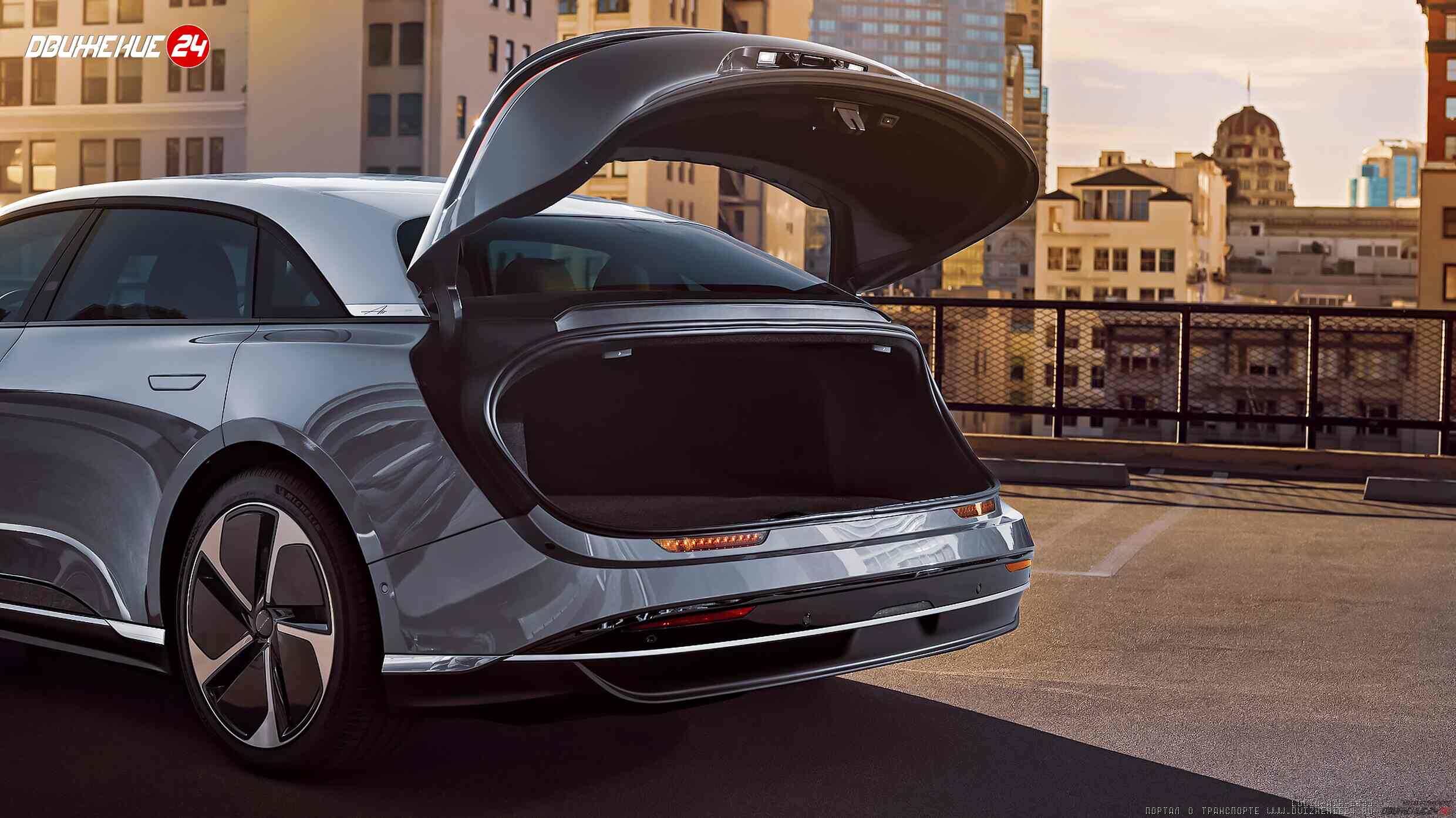 Lucid Air Touring 2023