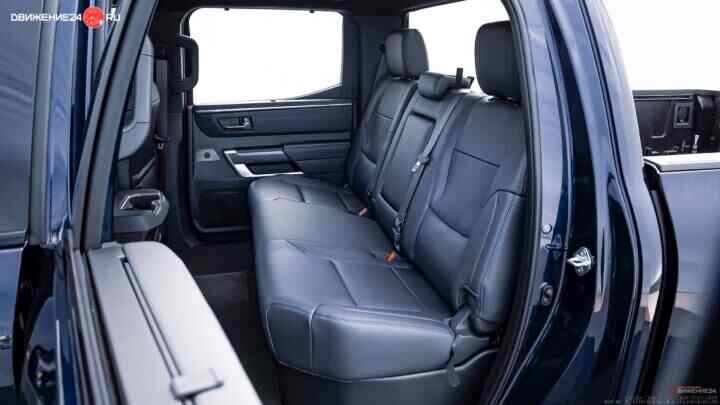 Фото Toyota Tundra 2022 года