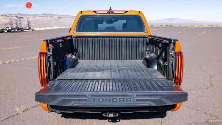 Фото Toyota Tundra 2022 года