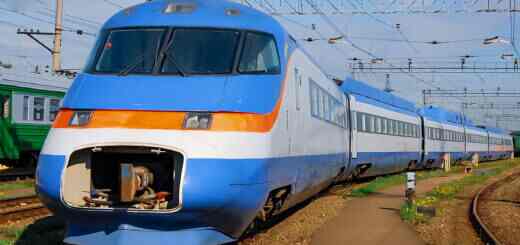 Скоростной поезд Сокол