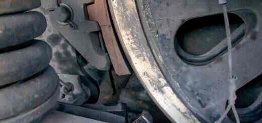 тормозная колодка и колесо электровоза тормоза электровоза, тормоза поезда