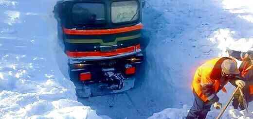 Тепловоз в снегу