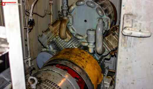 Компрессор электровоза ЭП1