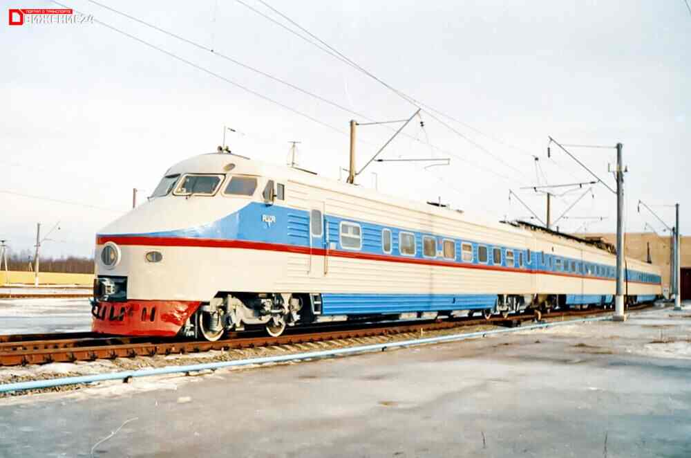Электропоезд ЭР200