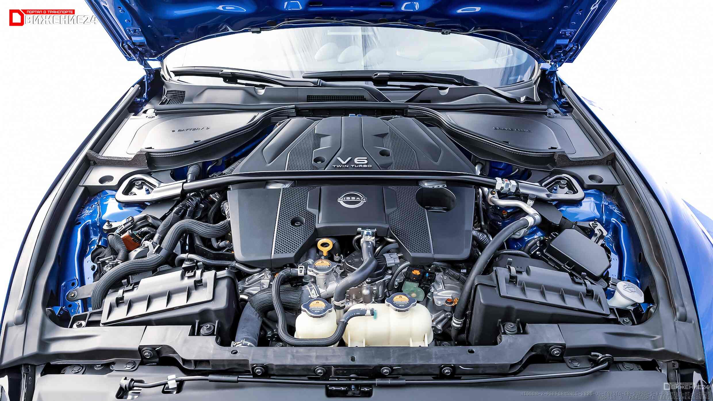 Фото Toyota GR Supra 2023 vs Nissan Z 2023