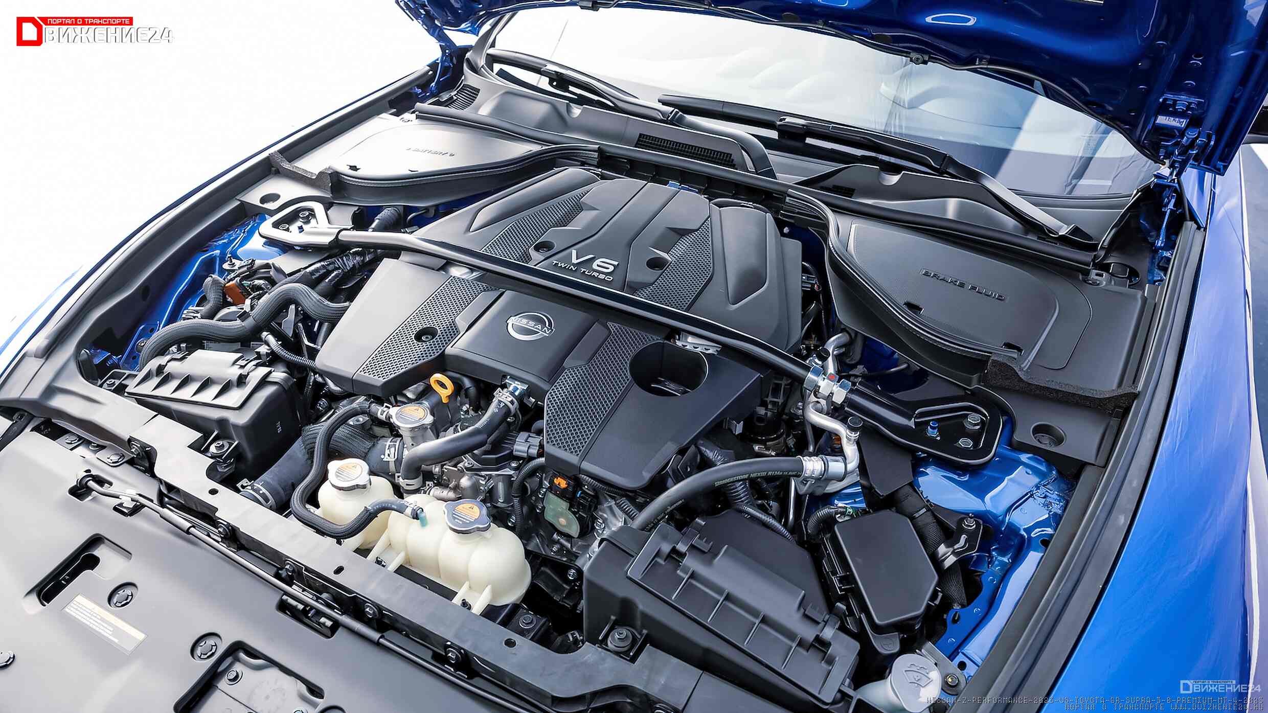 Фото Toyota GR Supra 2023 vs Nissan Z 2023