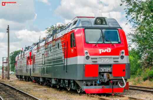 Электровоз ЭП1М