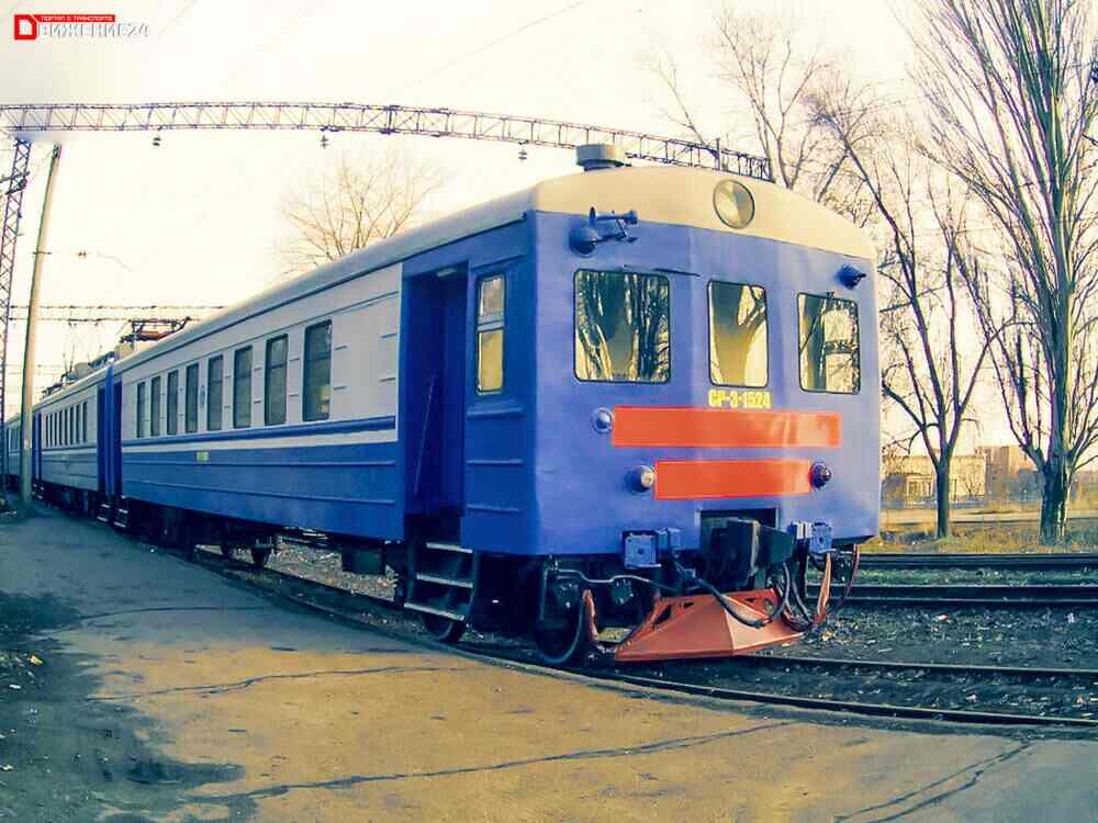 Поезд Ср3